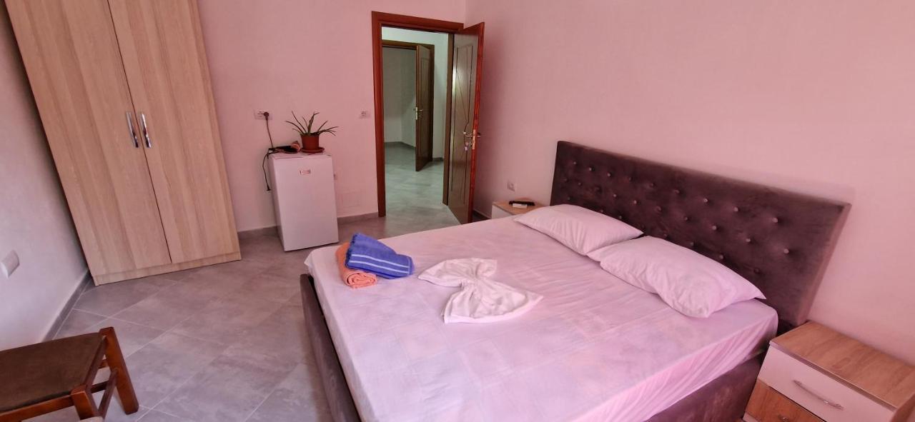 Bar-Restaurant-Hotel-Familja Klos المظهر الخارجي الصورة