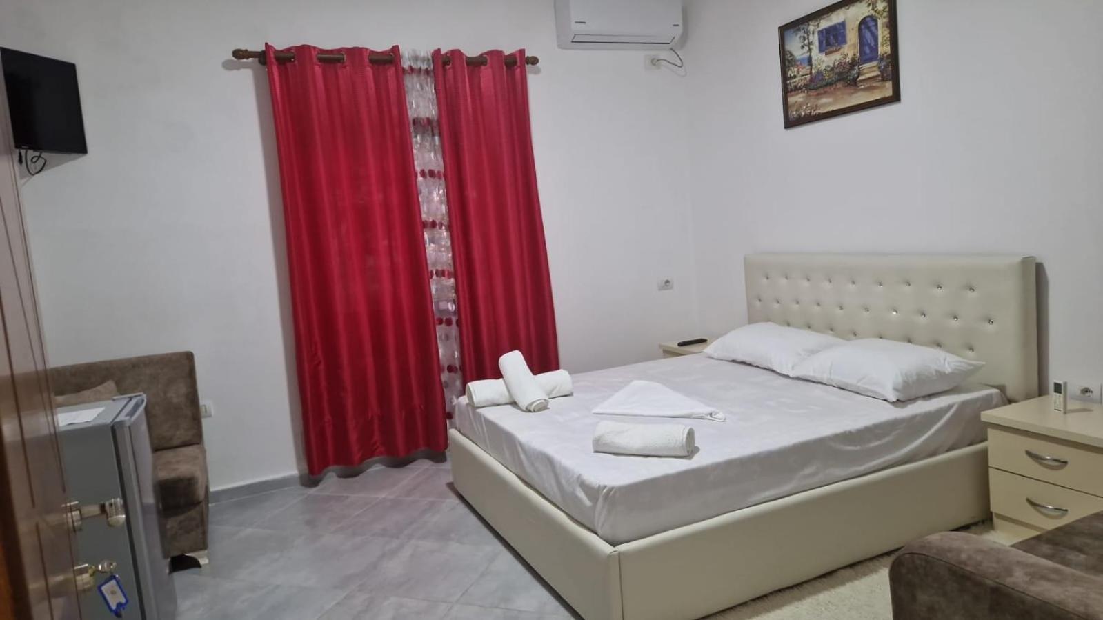 Bar-Restaurant-Hotel-Familja Klos المظهر الخارجي الصورة