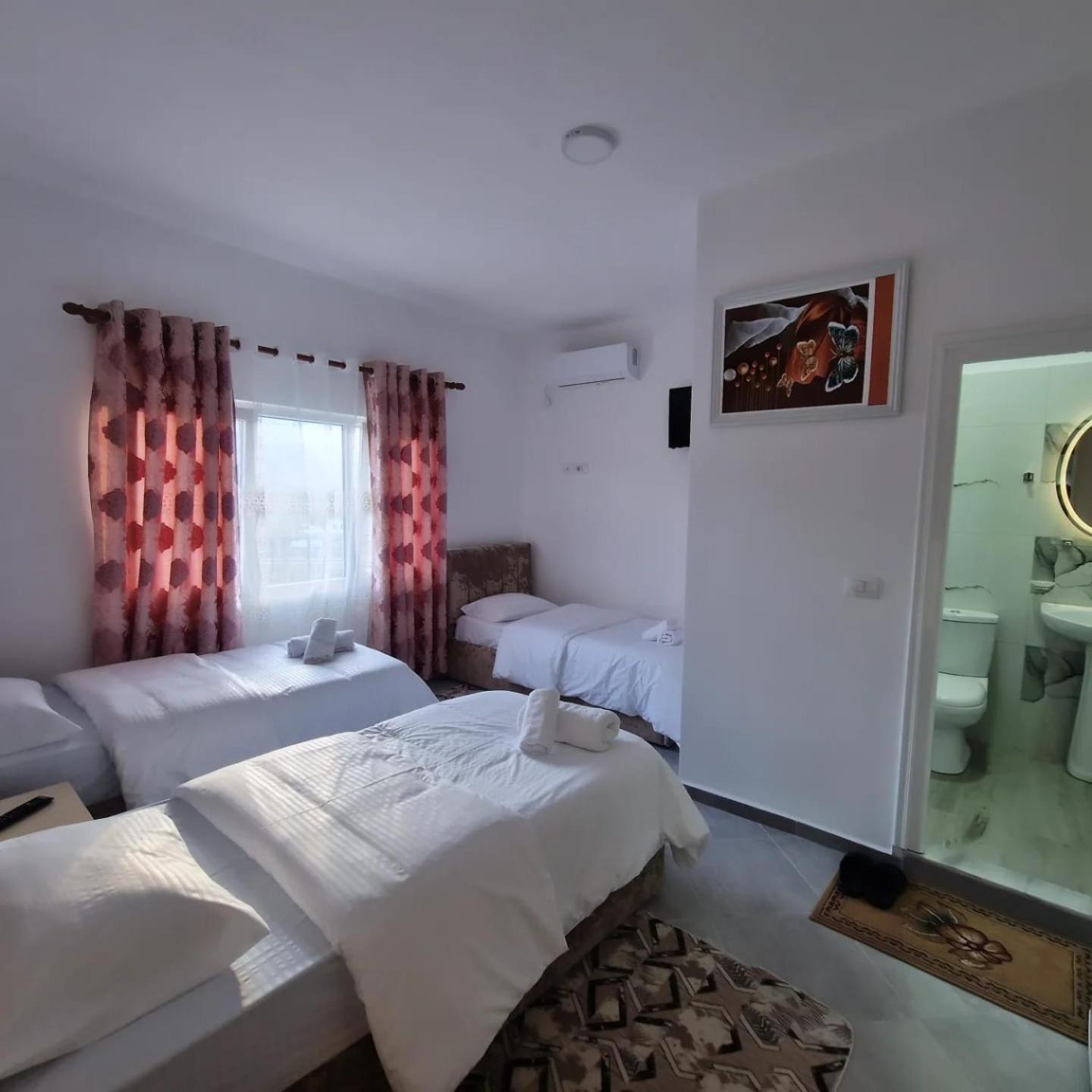 Bar-Restaurant-Hotel-Familja Klos المظهر الخارجي الصورة
