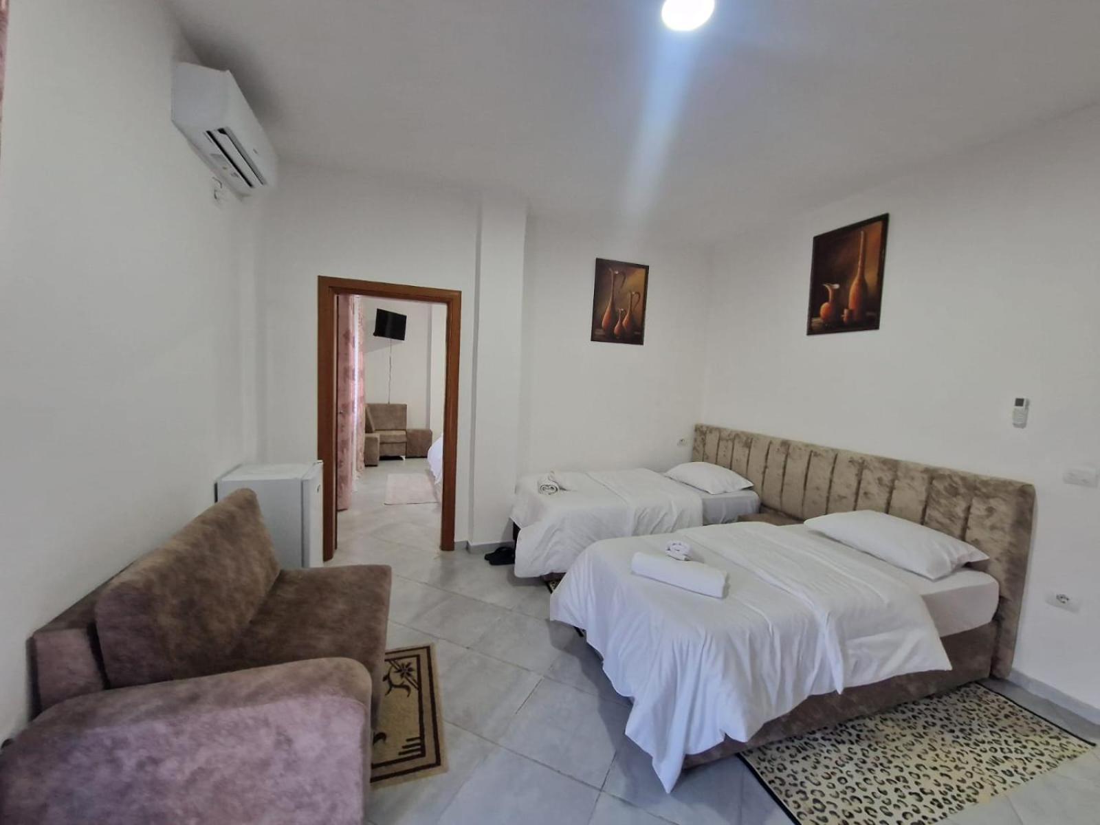Bar-Restaurant-Hotel-Familja Klos المظهر الخارجي الصورة